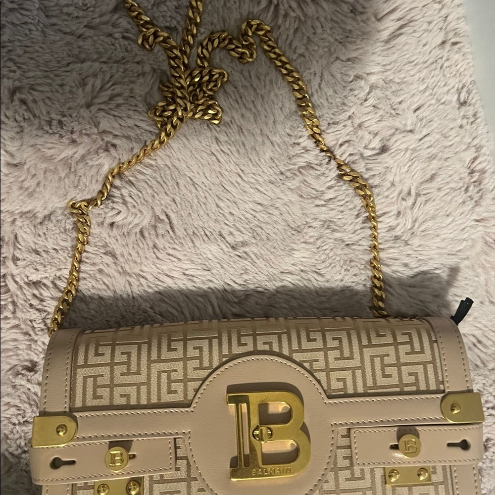 Balmain - Picture 3 of 4